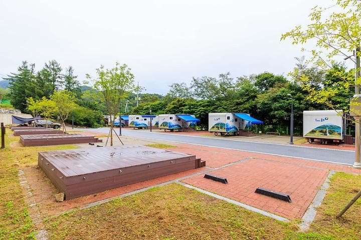 봉황자연휴양림 숲속야영장 대표 이미지